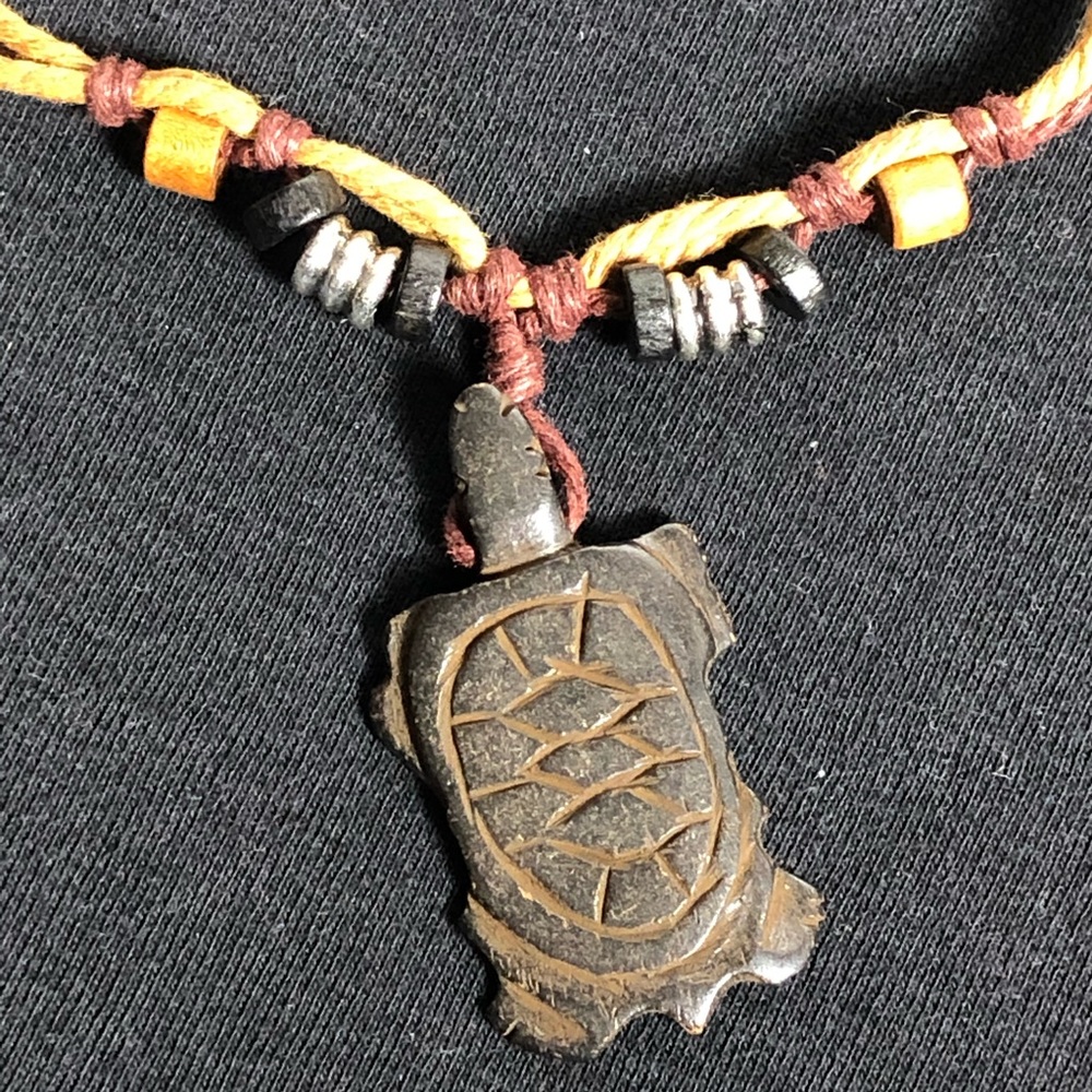 90’s style tribal island rope necklace